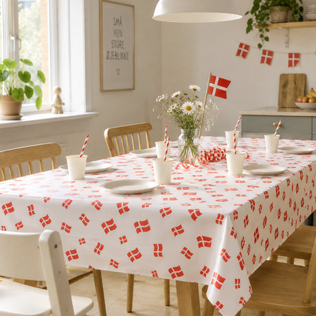 Voksdug til fødselsdag, med danske flag, stuemiljø