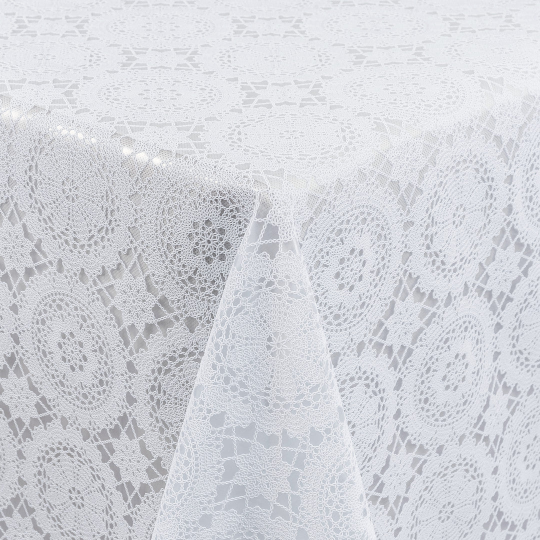 White Chantilly – Hvid blondevoksdug med klassisk rosetmønster