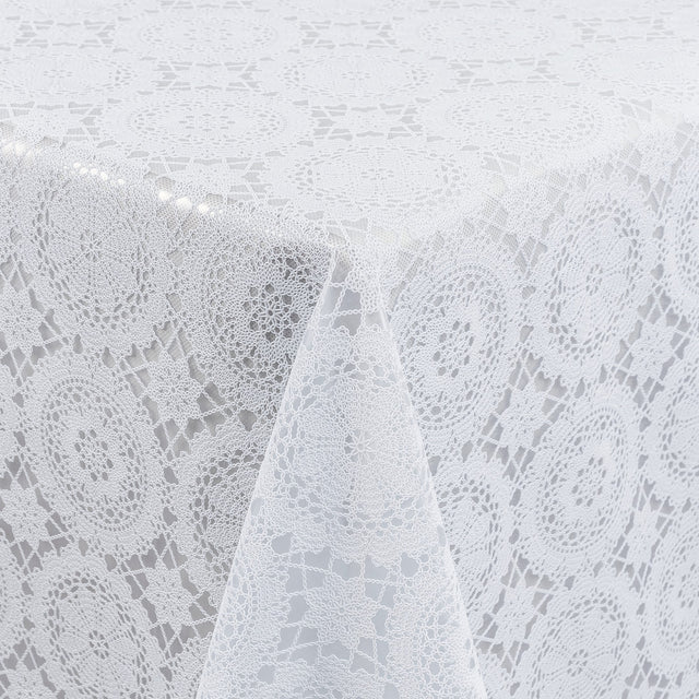 White Chantilly – Hvid blondevoksdug med klassisk rosetmønster