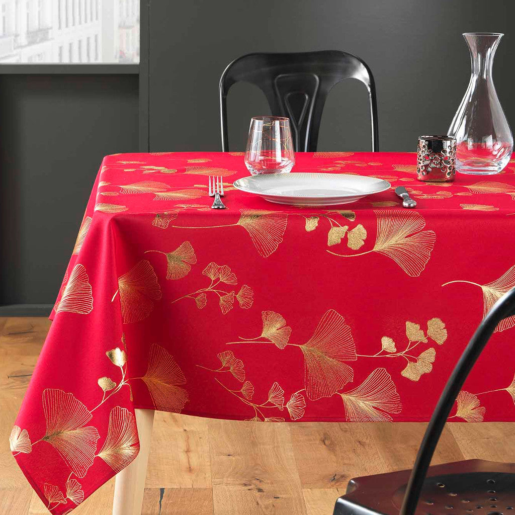 Bloomy Metallic Print - Red/Gold - Juledug med anti-plet, 150 x 300 cm