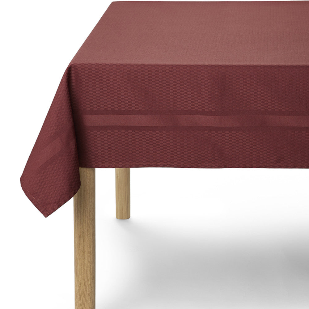 Compliments Damaskdug Tile, Wine Red
