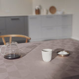 Compliments Wind Damaskdug, Rose - 140 x 370 cm, miljø