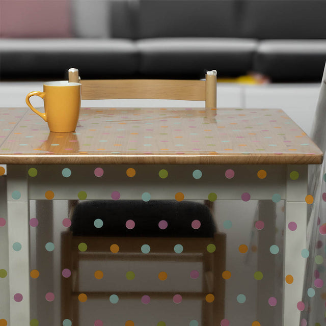 Dots on dots – Gennemsigtig voksdug med farverige prikker