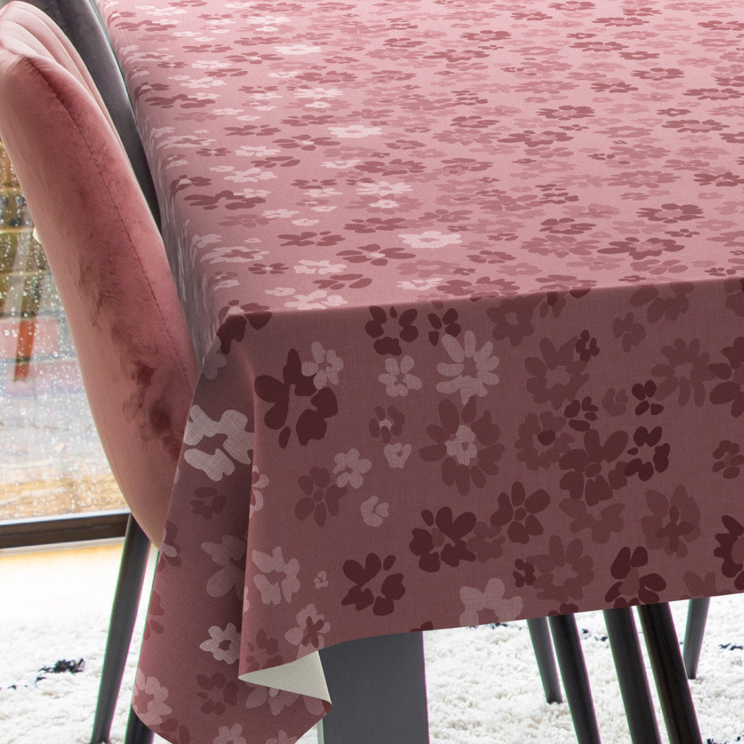 Flory Ruby - Elegant voksdug med romantisk blomstermotiv