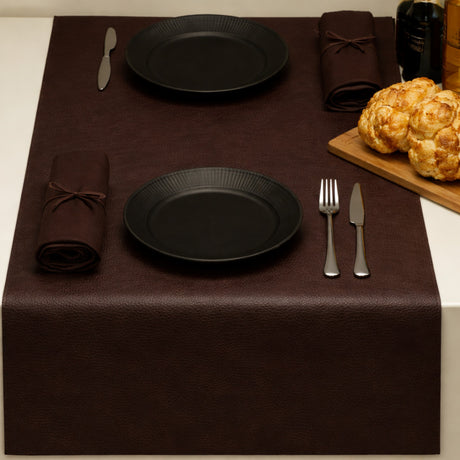 Kunstlæder Noblessa bordløber - Ekstra kraftig Dinner 4 two - 50 x 140 cm - Brun