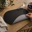 Moon oval dækkeserviet i kunstlæder – Black/Light grey – 30 x 45 cm