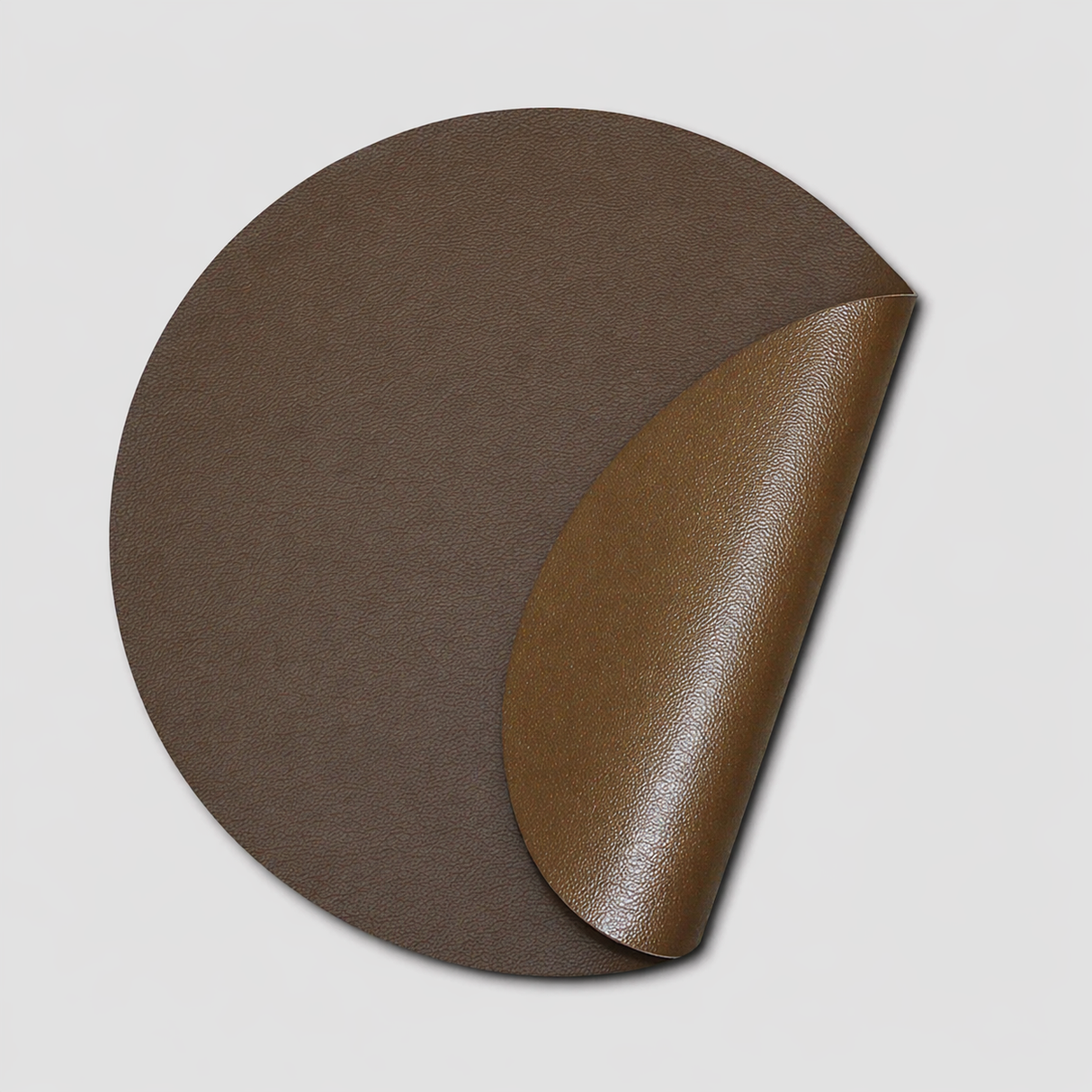 Moon rund dækkeserviet i kunstlæder – Moka/Copper – Ø38 cm, foldet