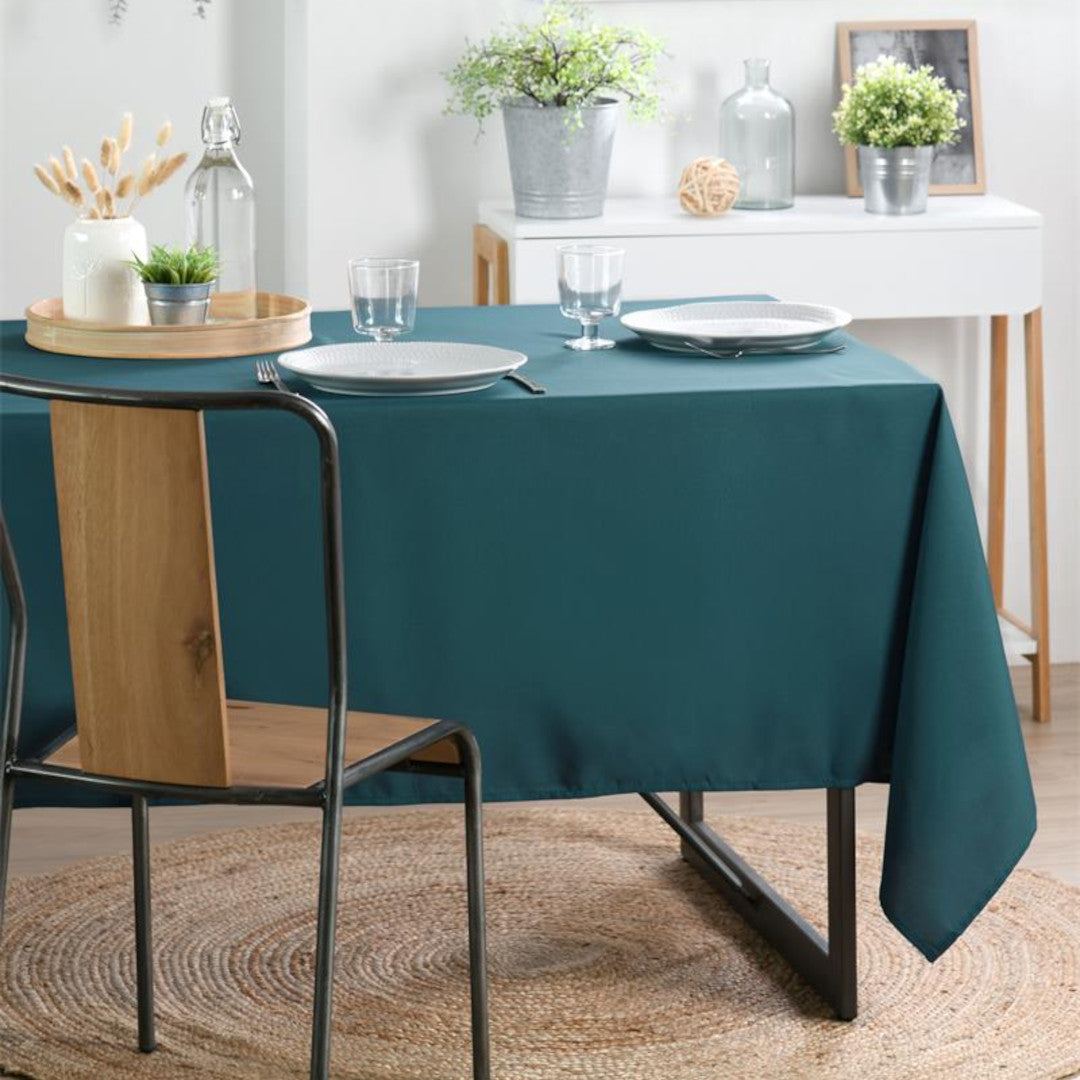 Nelson, ensfarvet rektangulær dug med anti-plet 145 x 200 cm - Petrolblå