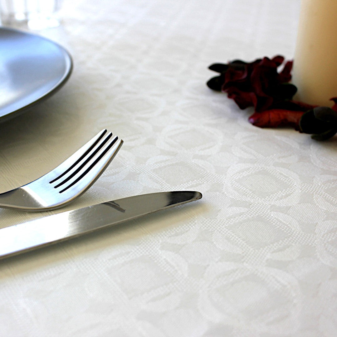 LÆNGDE: 1,8 meter - Nobel White - Jacquardvævet hvid akryldug med geometrisk mønster, 160 cm bred