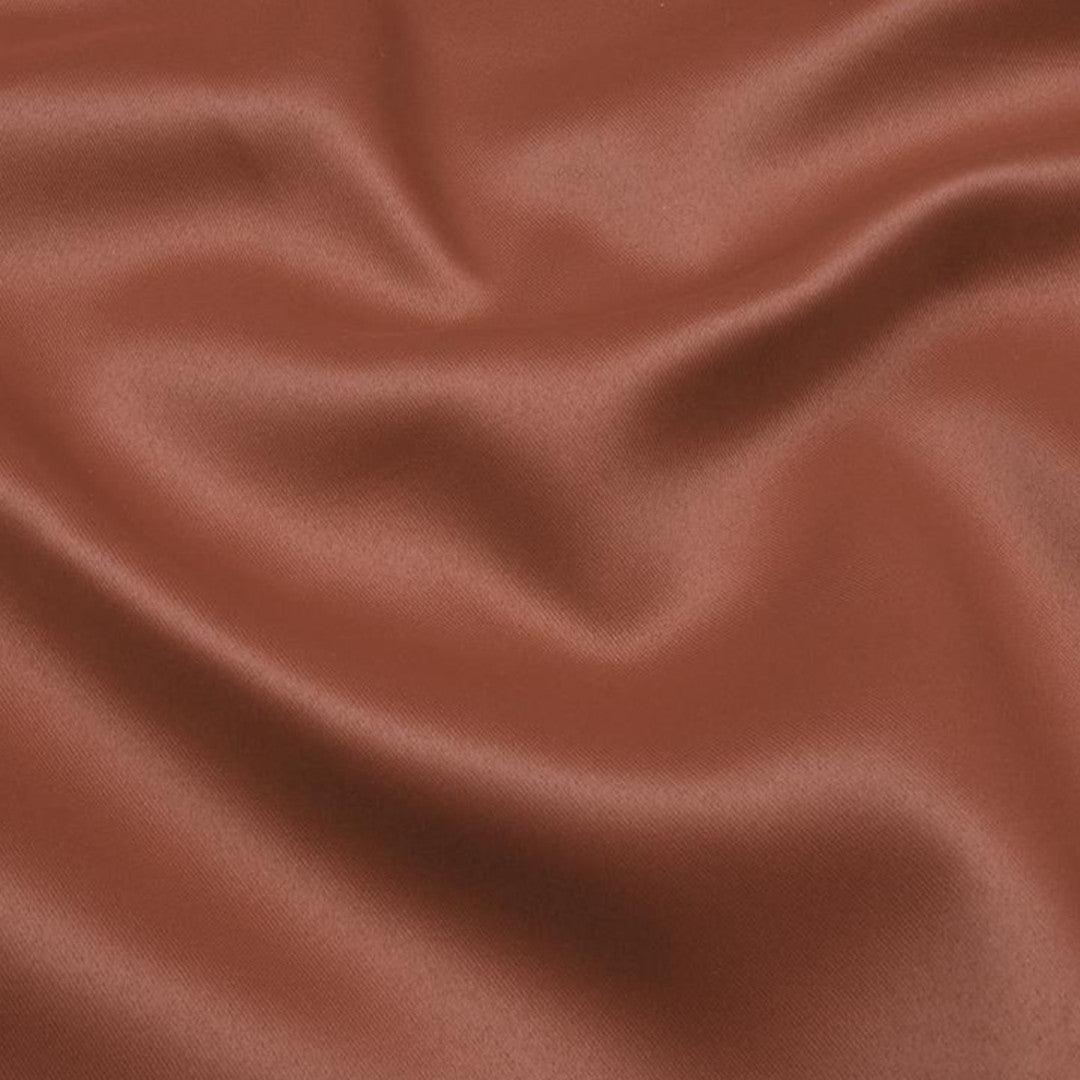 Notte Cognac – Mørklægningsgardin 135 x 250 cm, materiale
