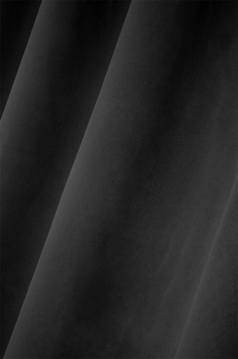 Notte Sort – Mørklægningsgardin 135 x 250 cm, nærbillede