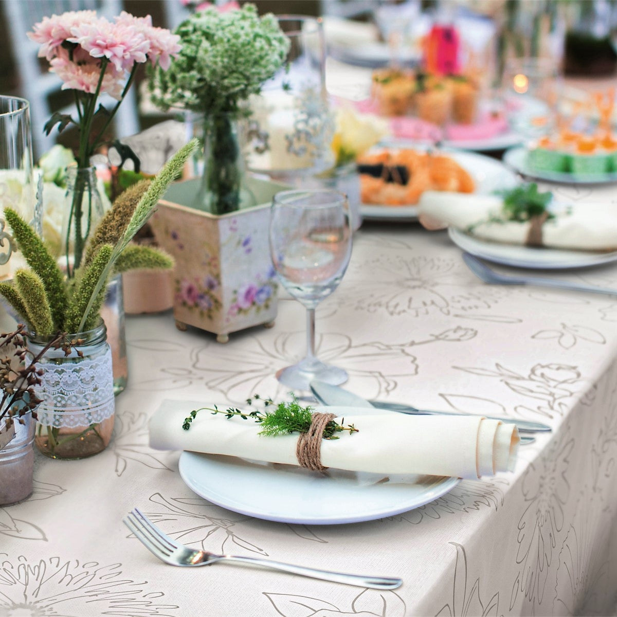 Palmas sort-hvid, voksdug med flotte stregtegninger